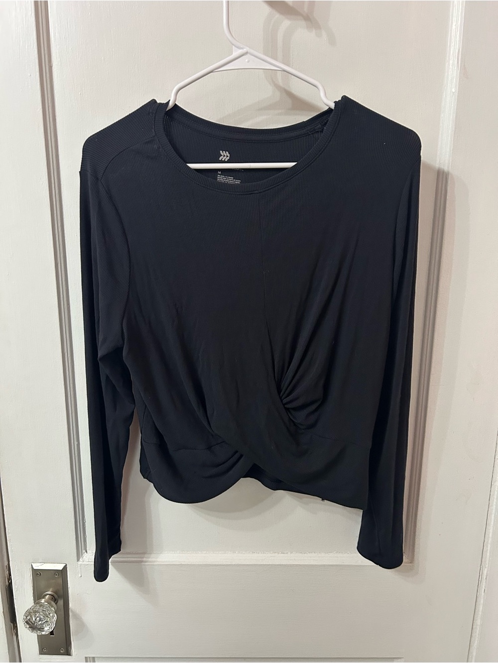 all in motion Black Long-Sleeve Twist Hem Top